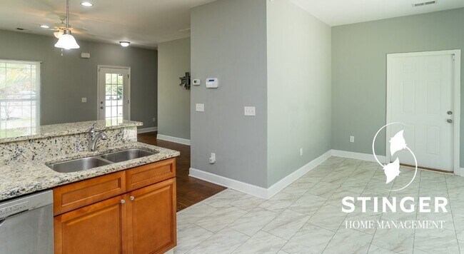 Building Photo - 17 Kaminsky Ln