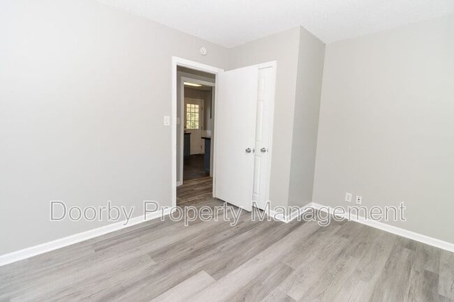 Building Photo - 7707 Canyon Dr