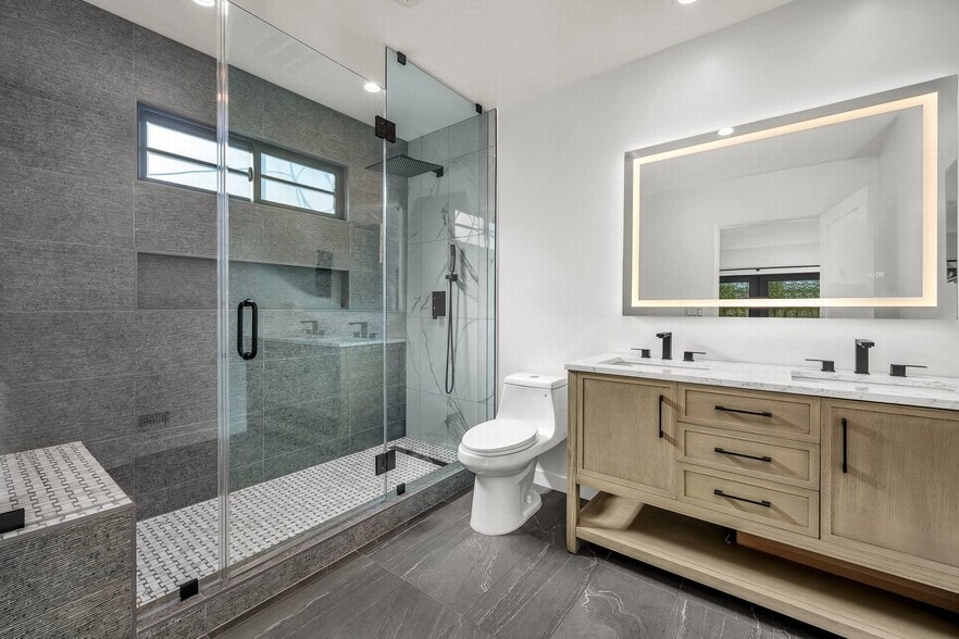 Building Photo - 920 S Spaulding Ave