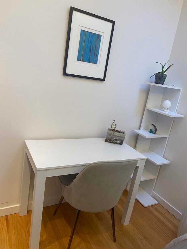 Building Photo - 6579 Exeter Dr