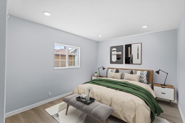 Building Photo - 7877 Kempster Ave