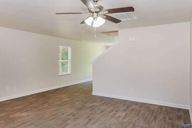 Building Photo - 16936 Wellhouse Dr