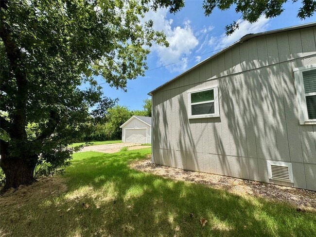 Building Photo - 5777 Co Rd 927