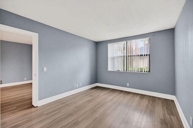 Building Photo - 744 Executive Center Dr