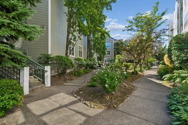 Building Photo - 1630 S Harbor Way