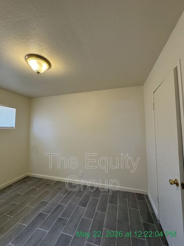 Building Photo - 513 E Myrtle Ave