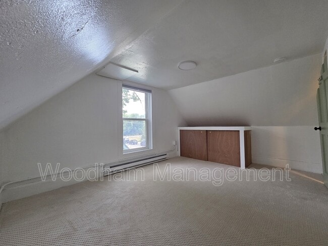 Building Photo - 521 N Rouse Ave