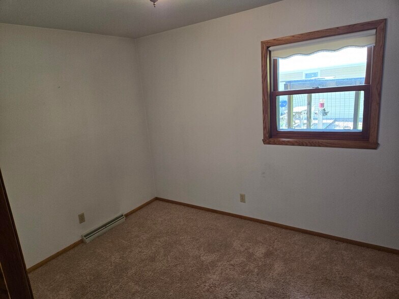 Building Photo - 753 Karasan Ct