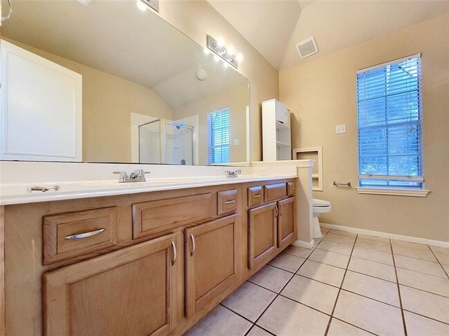 Building Photo - 3/BR, 2.5/BA Two-Level Home in Round Rock!
