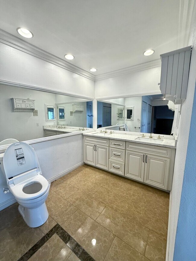 Building Photo - **COMING SOON**5BD/4BA POOL HOME IN ALTA VISTA SOUTH | SOLAR SAVINGS | $6,500/mo