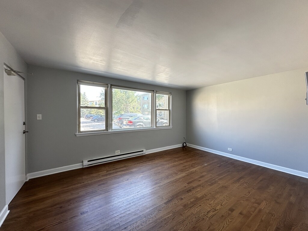 Building Photo - 7632.5 N Milwaukee Ave