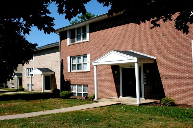Building Photo - State College Collective on Farmstead