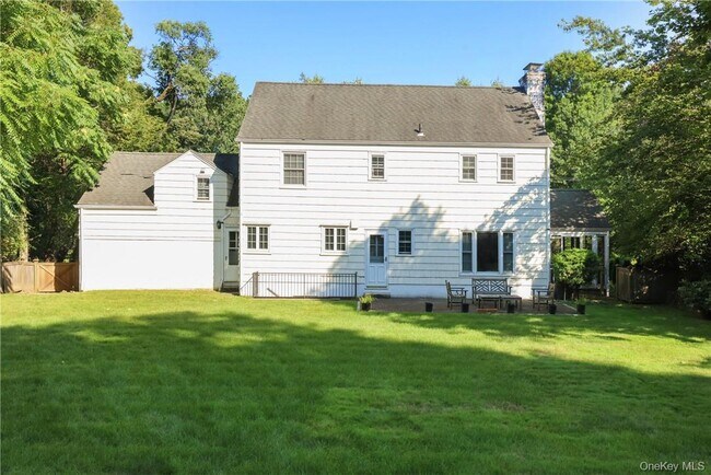 Building Photo - 261 Fox Meadow Rd