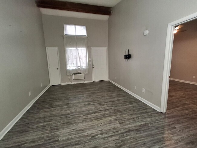 Building Photo - 3700 Squaw Valley Dr SW