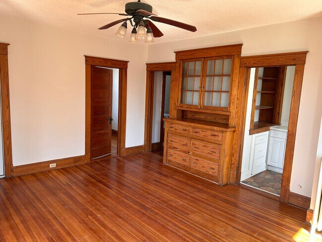 Building Photo - 36 Miles Ave