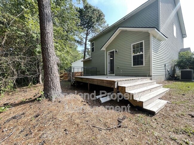 Building Photo - 395 Americana Dr