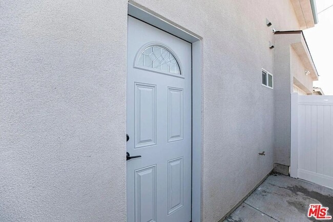 Building Photo - 6817 Bertrand Ave