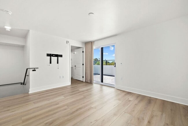 Building Photo - 24722 Del Prado Ave