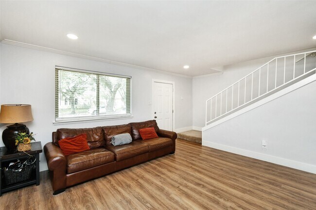 Building Photo - 6426 Kentwick Dr