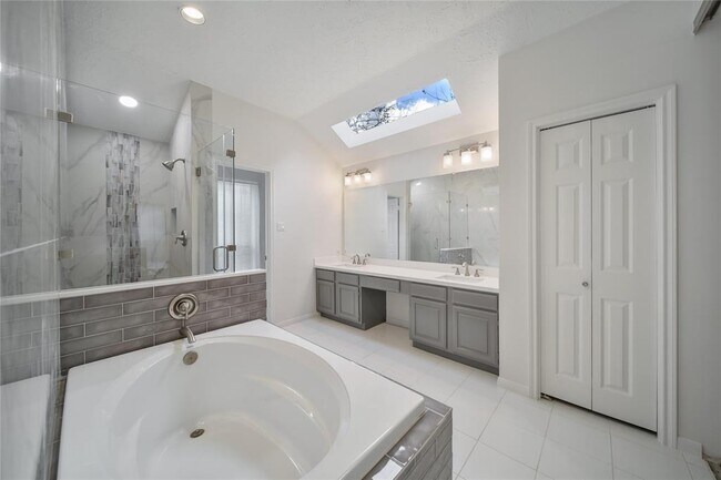 Building Photo - 14127 Highcroft Dr