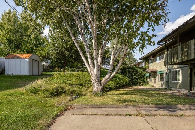 Building Photo - 603-605.5-6055 N Virginia Rd