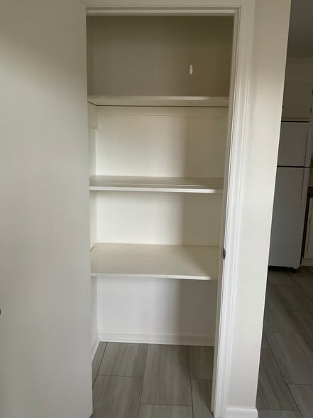 Building Photo - 612 Garland Dr