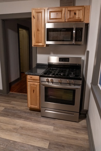 Building Photo - 420 High St