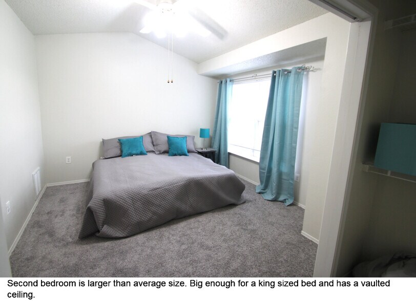 2nd bedroom - 1942 Oxford Ln