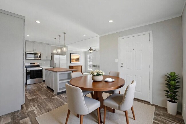 Building Photo - 1612 Swallowtail Dr