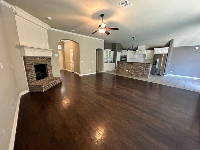 Building Photo - 4 bed 2 bath in Edmond