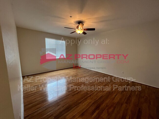 Building Photo - 955 E Knox Rd