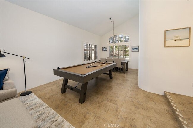 Building Photo - 48674 Acropolis St