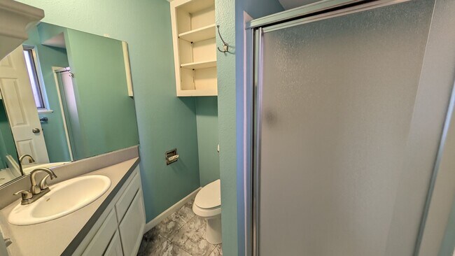 Building Photo - Single level 3 bedroom 2 bath home in the ...