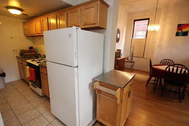 Interior Photo - ELLSWORTH AVE-5533 -- 144