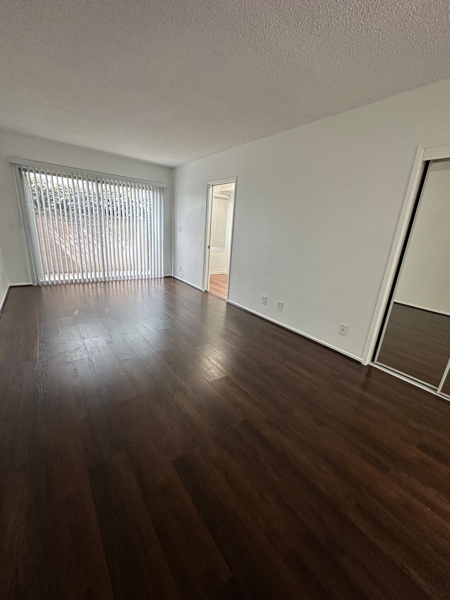 Building Photo - 1722 S Barrington Ave