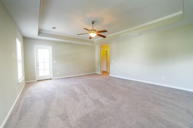 Building Photo - Available Now! ?? ?? ??!