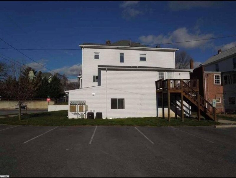 Building Photo - 600 E Main St
