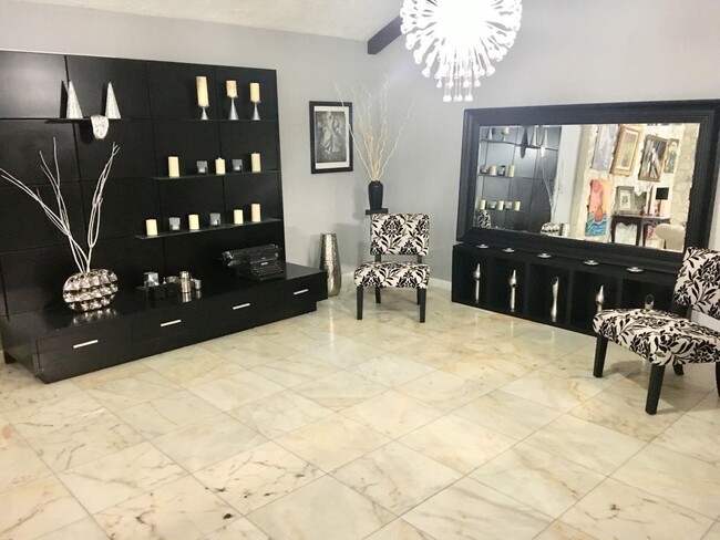 Building Photo - 5908 Kiam St