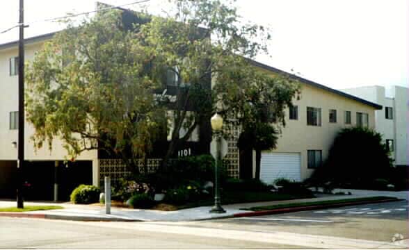 Building Photo - 1101 N Maryland Ave