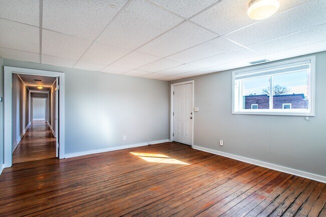 Building Photo - Downtown Apartment