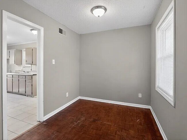 Building Photo - 4118 Westmont Rd
