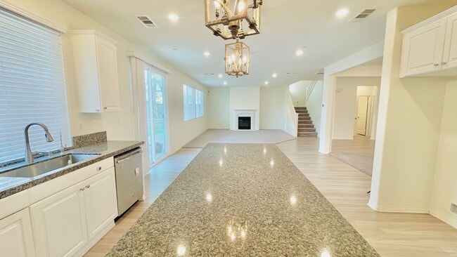 Building Photo - BEAUTIFUL 5BD/3BA-2 Story Home available for rent in Jurupa Valley!