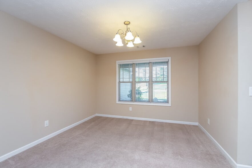 Building Photo - 23 St Charles Pl