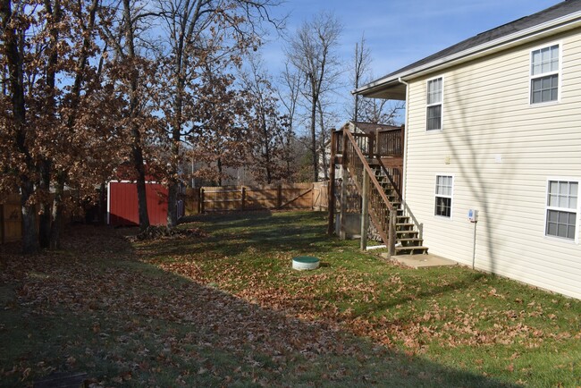 Building Photo - Beautiful spacious home in Waynesville