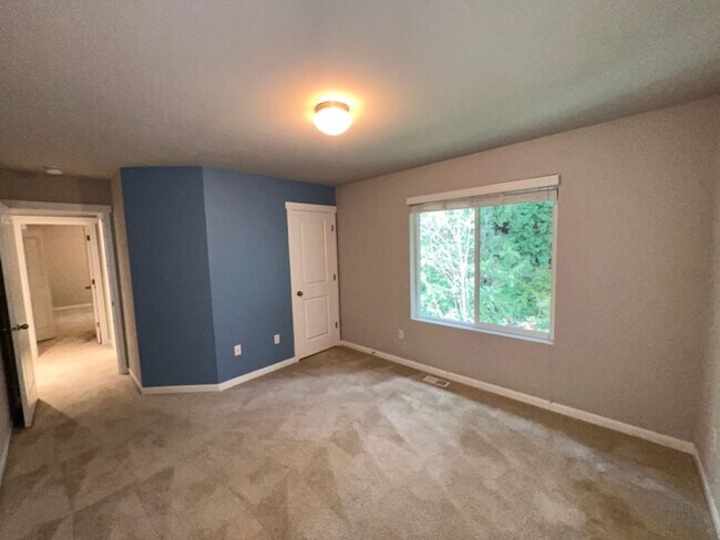 Building Photo - 5 Bedroom plus a Bonus Room in Gig Harbor