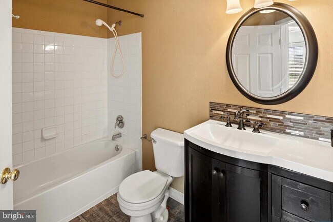 Building Photo - 9805 Redwing Dr