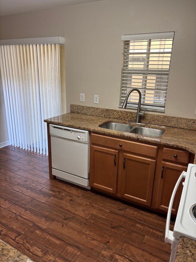 Building Photo - 5459 Quarry Rock Rd