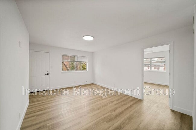 Building Photo - 4509 E 31st St