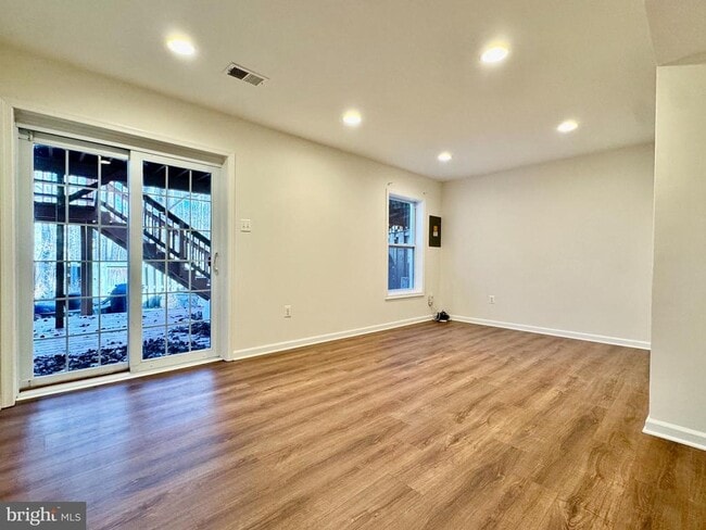 Building Photo - 6291 Kerrydale Dr