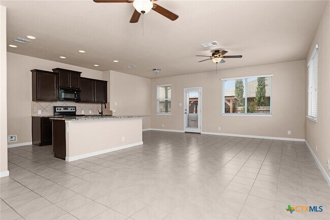 Building Photo - 481 Centinela St